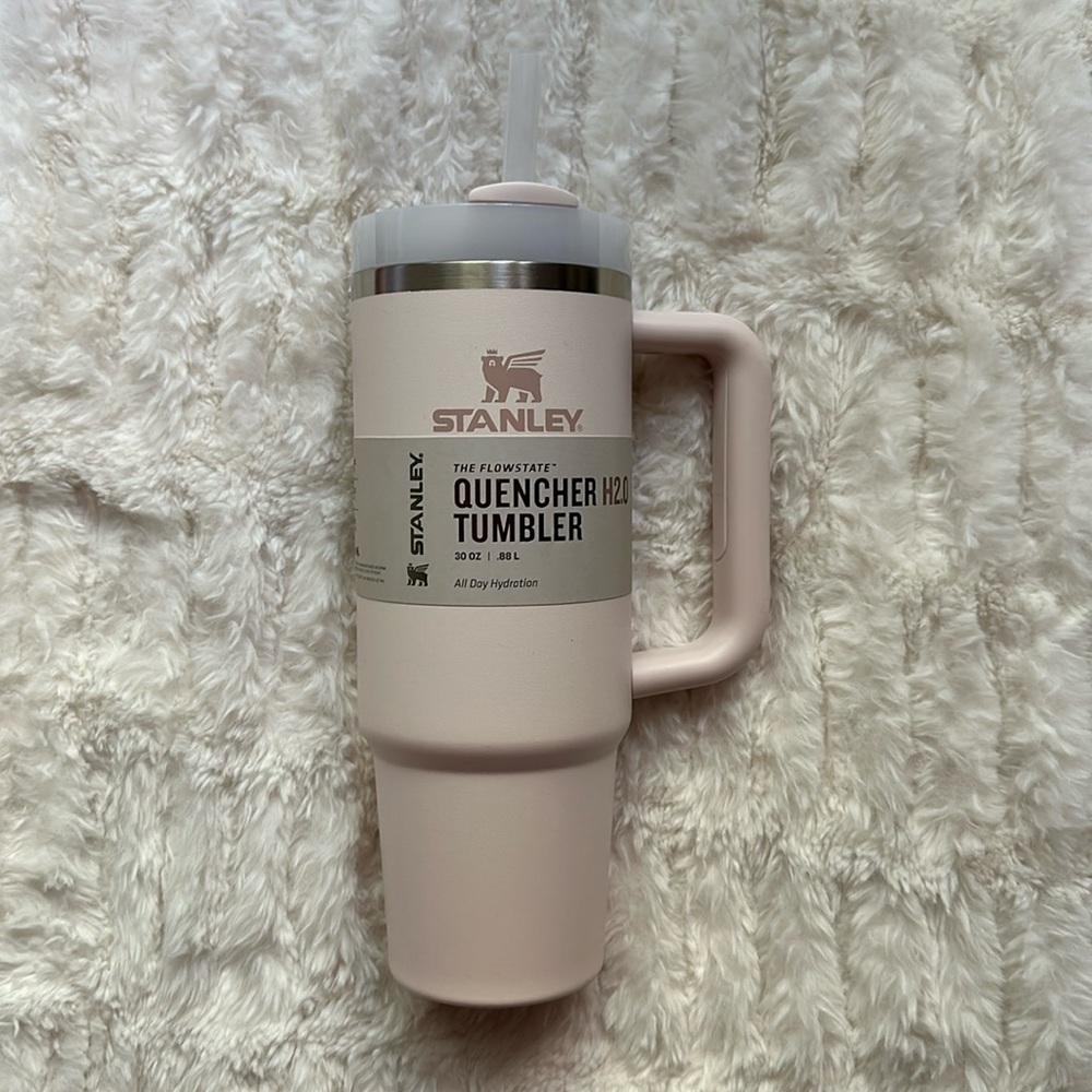((SOLD))Stanley Quencher 30oz Rose Quartz